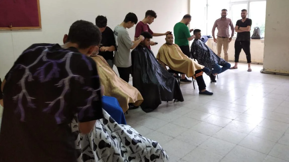 Berberlik stajı yapan MESEM öğrencileri